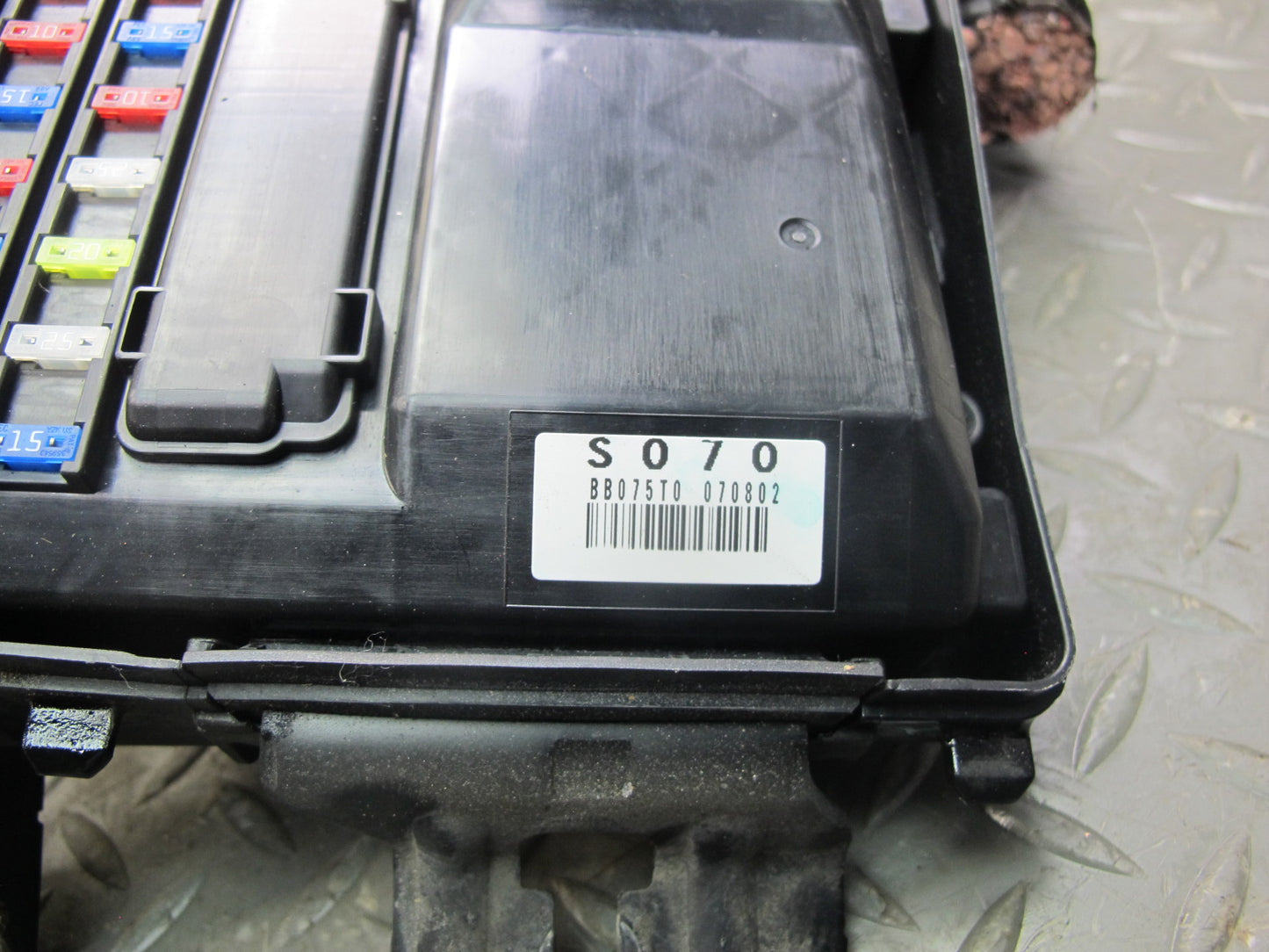 08-16 Lexus LS600hL 2UR-FSE Engine Bay Junction Fuse Relay Box Module OEM