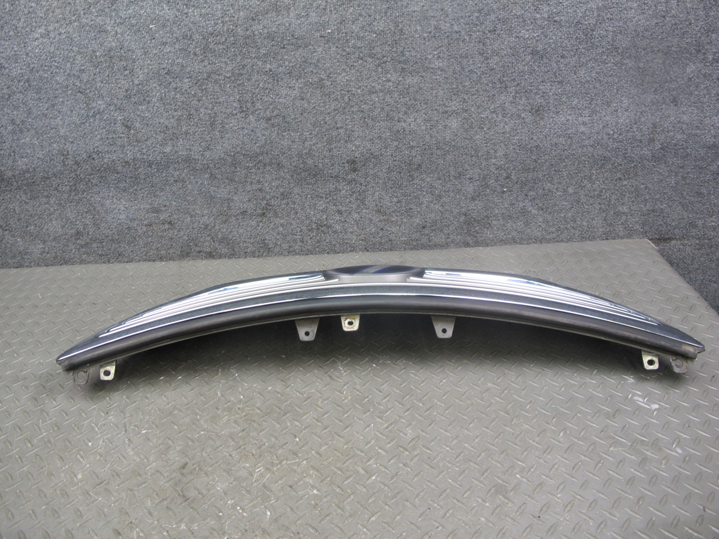 08-09 Lexus UFV46 LS600hL Hybrid Front Bumper Chrome Trim Grille w Emblem OEM