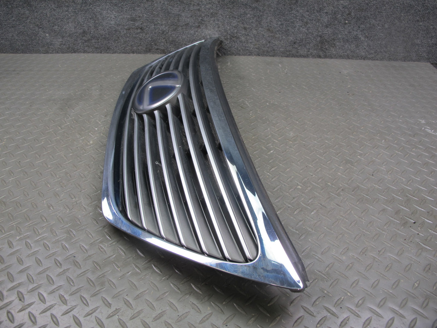 08-09 Lexus UFV46 LS600hL Hybrid Front Bumper Chrome Trim Grille w Emblem OEM