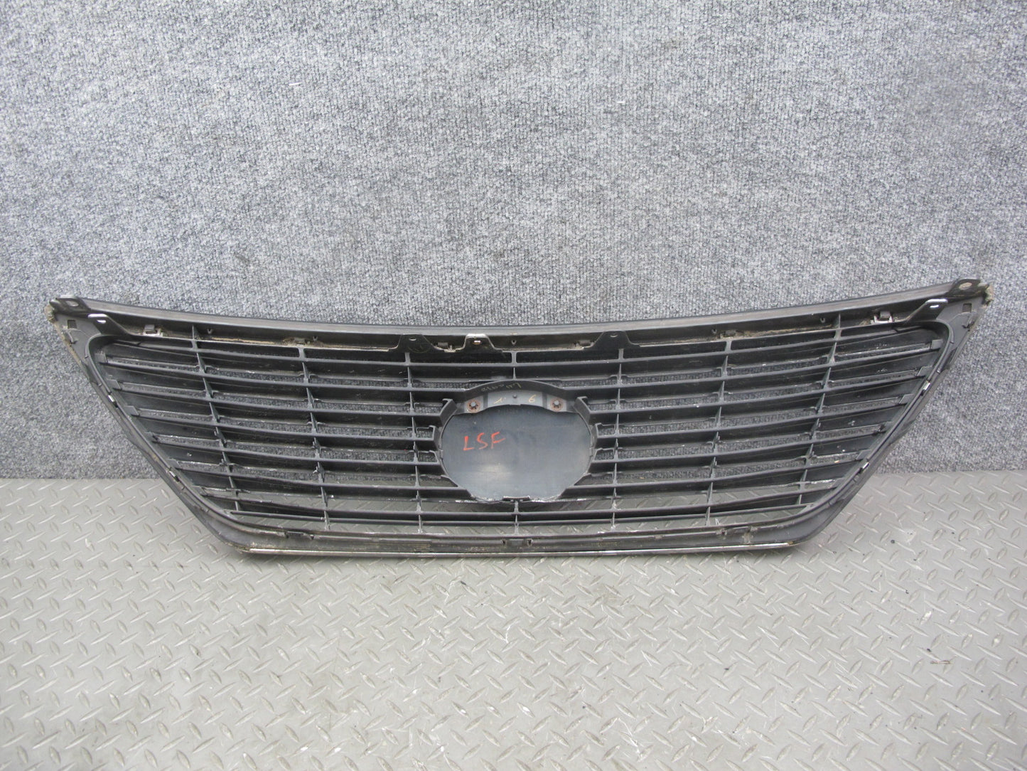 08-09 Lexus UFV46 LS600hL Hybrid Front Bumper Chrome Trim Grille w Emblem OEM