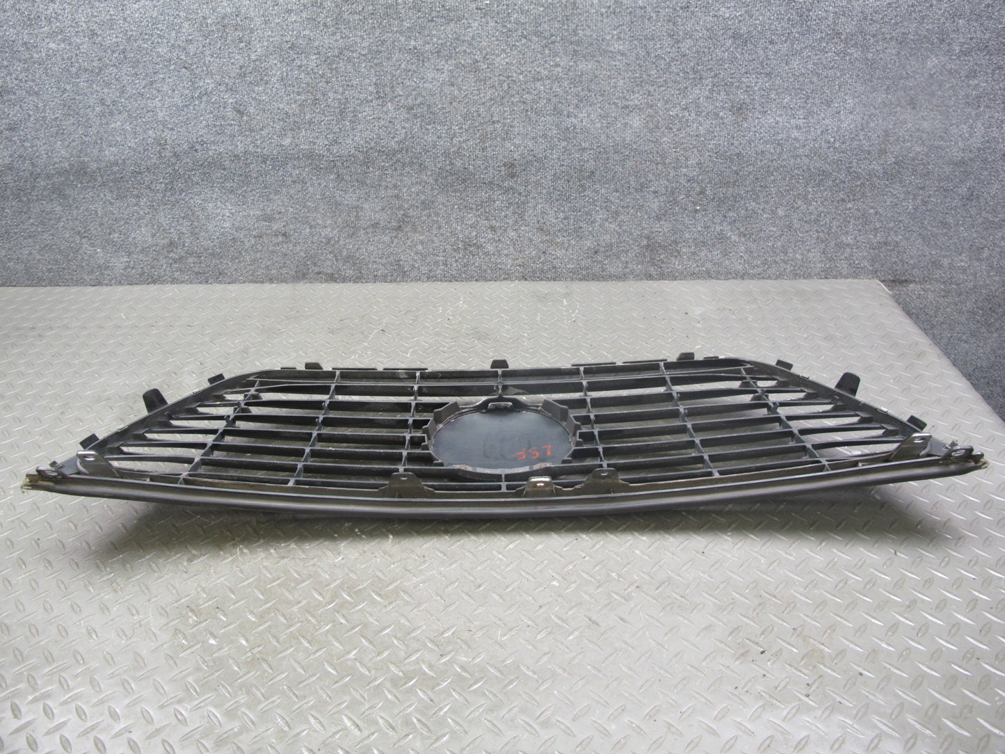 08-09 Lexus UFV46 LS600hL Hybrid Front Bumper Chrome Trim Grille w Emblem OEM