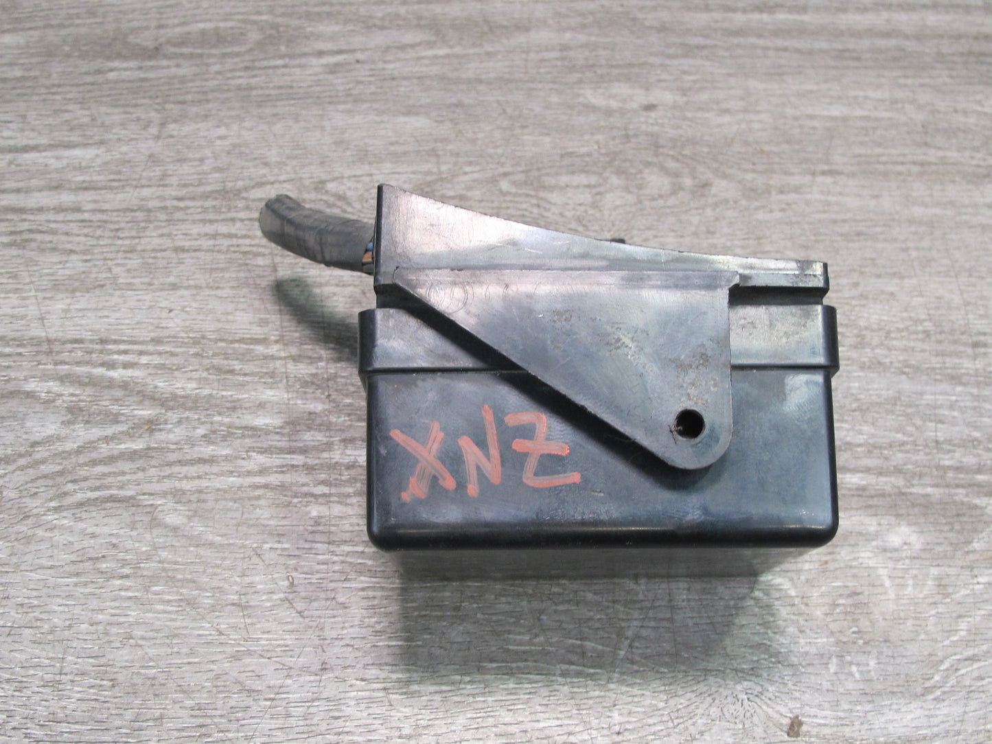 79-83 Datsun Nissan 280ZX S130 NON Turbo Engine Bay Fuse Relay Box w Cover OEM