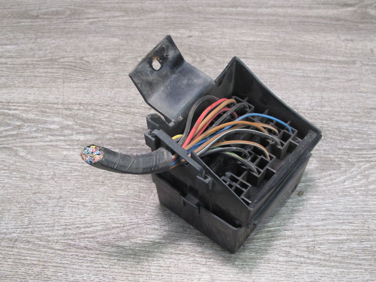 79-83 Datsun Nissan 280ZX S130 NON Turbo Engine Bay Fuse Relay Box w Cover OEM