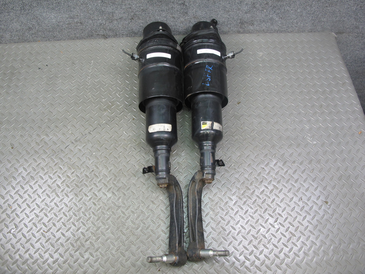 08-09 Lexus LS600hL Front Left & Right Air Suspension Shock Strut Absorber OEM