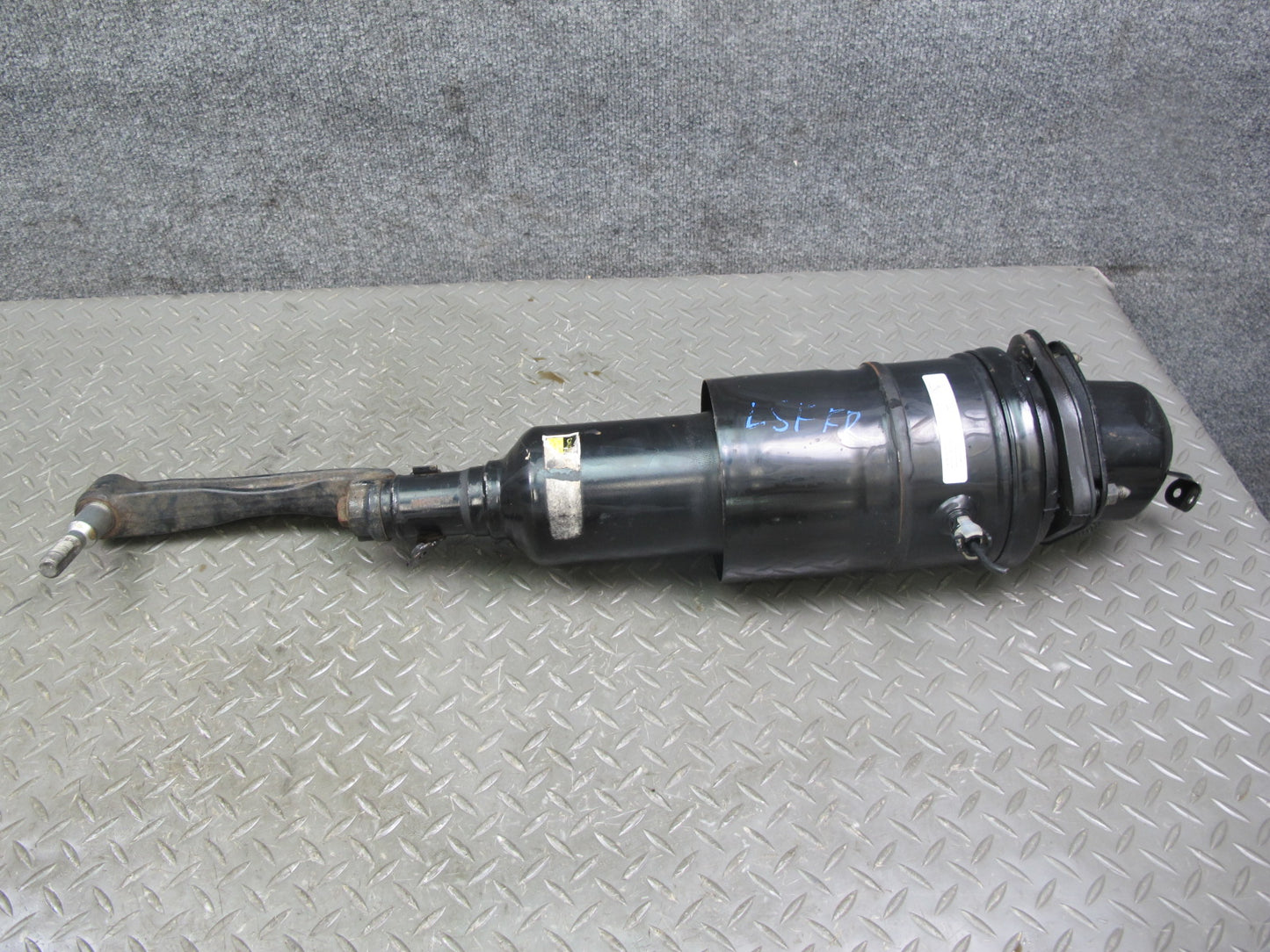 08-09 Lexus LS600hL Front Left & Right Air Suspension Shock Strut Absorber OEM