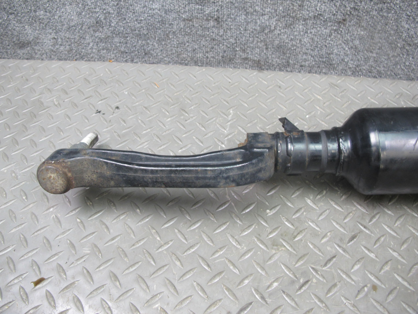 08-09 Lexus LS600hL Front Left & Right Air Suspension Shock Strut Absorber OEM
