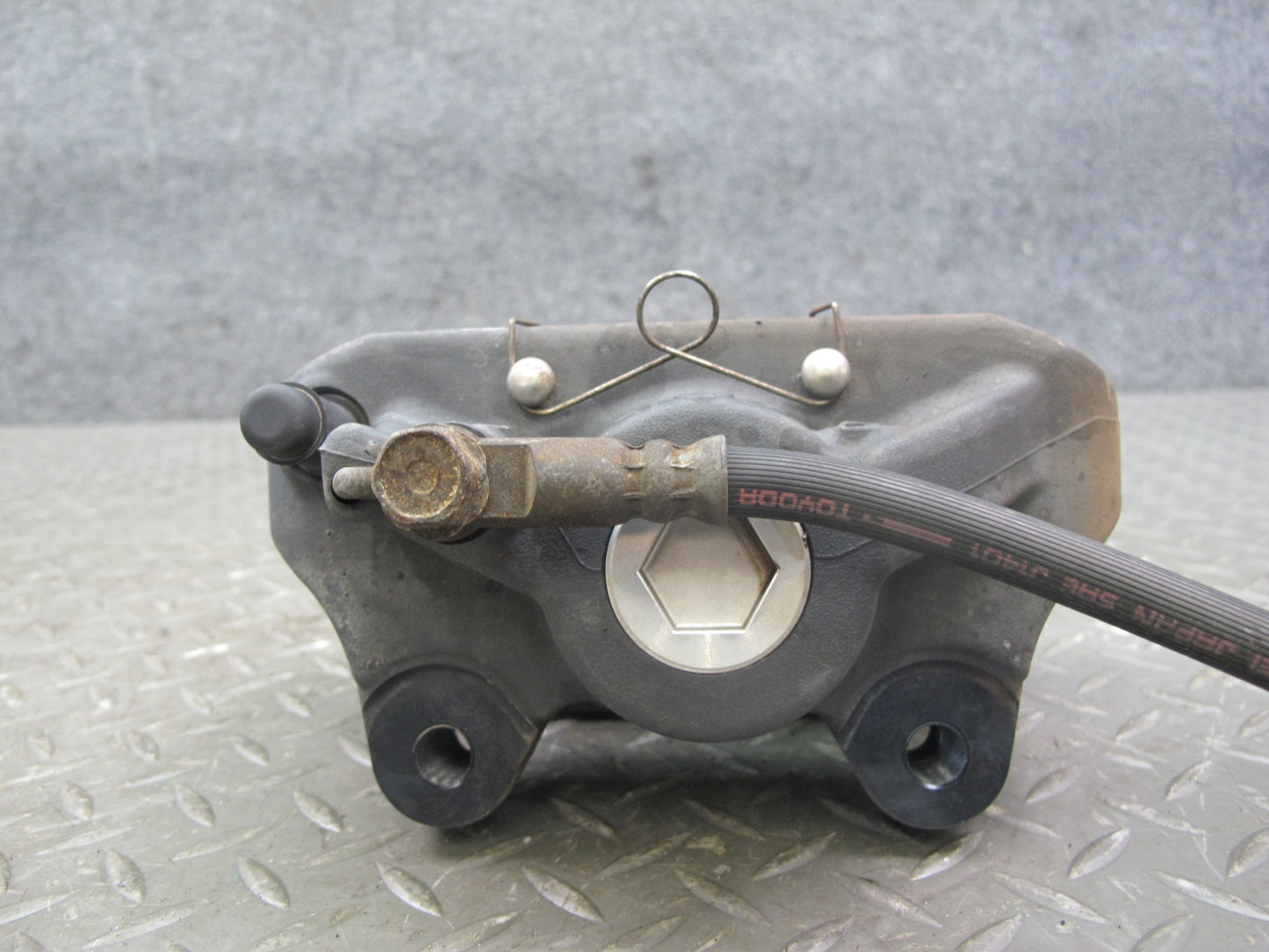 07-17 Lexus LS600hL LS460 AWD Set of 2 Rear Left & Right Brake Caliper OEM