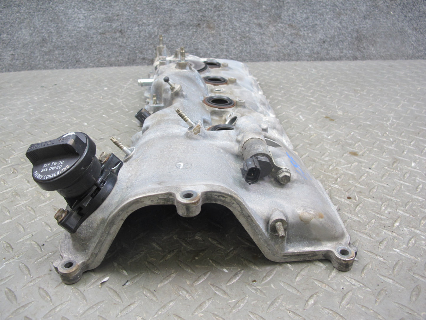 08-16 Lexus LS600hL 2UR-FSE Engine Motor Left Cylinder Head Valve Cover OEM