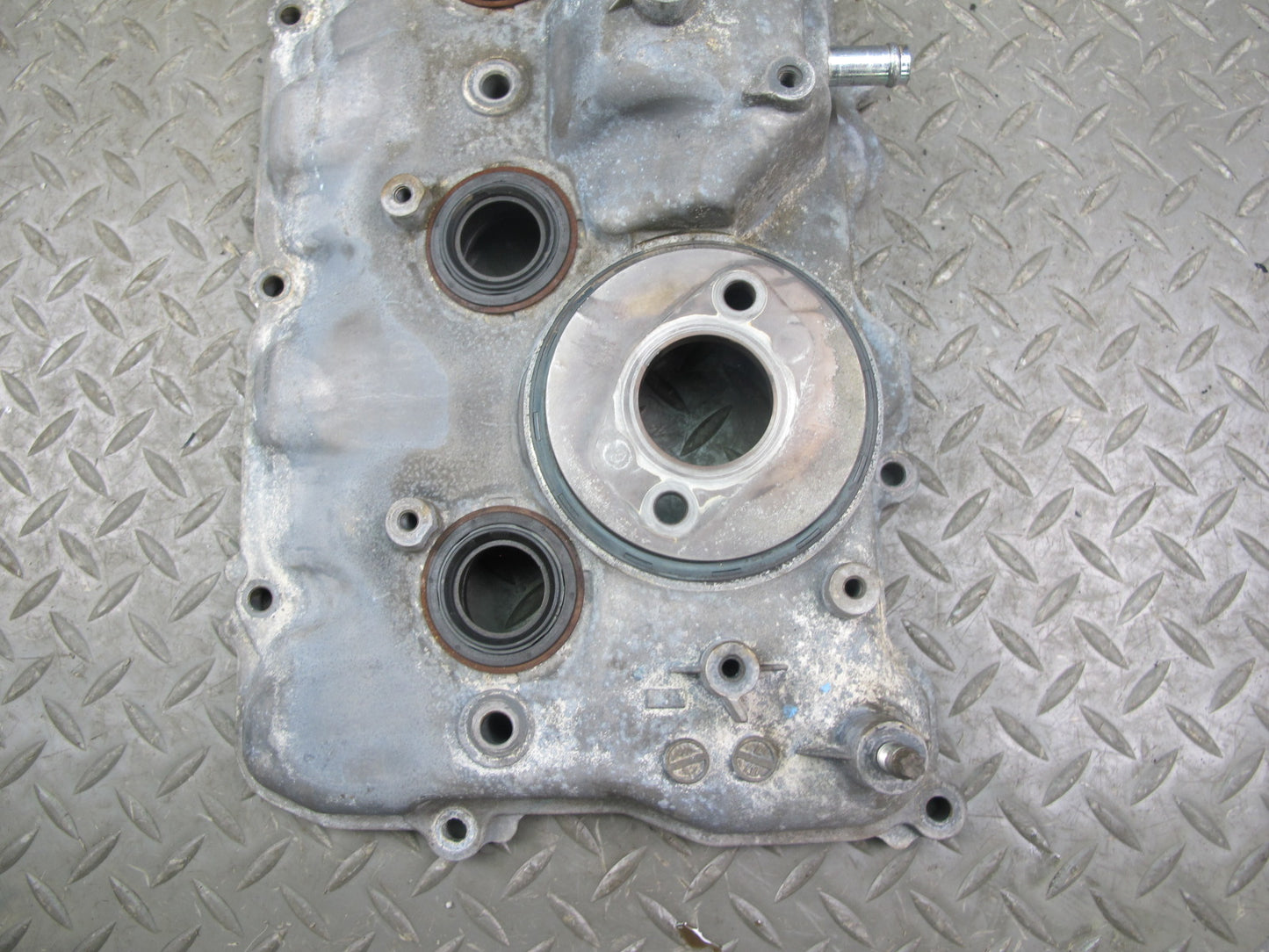 08-16 Lexus LS600hL 2UR-FSE Engine Motor Left Cylinder Head Valve Cover OEM