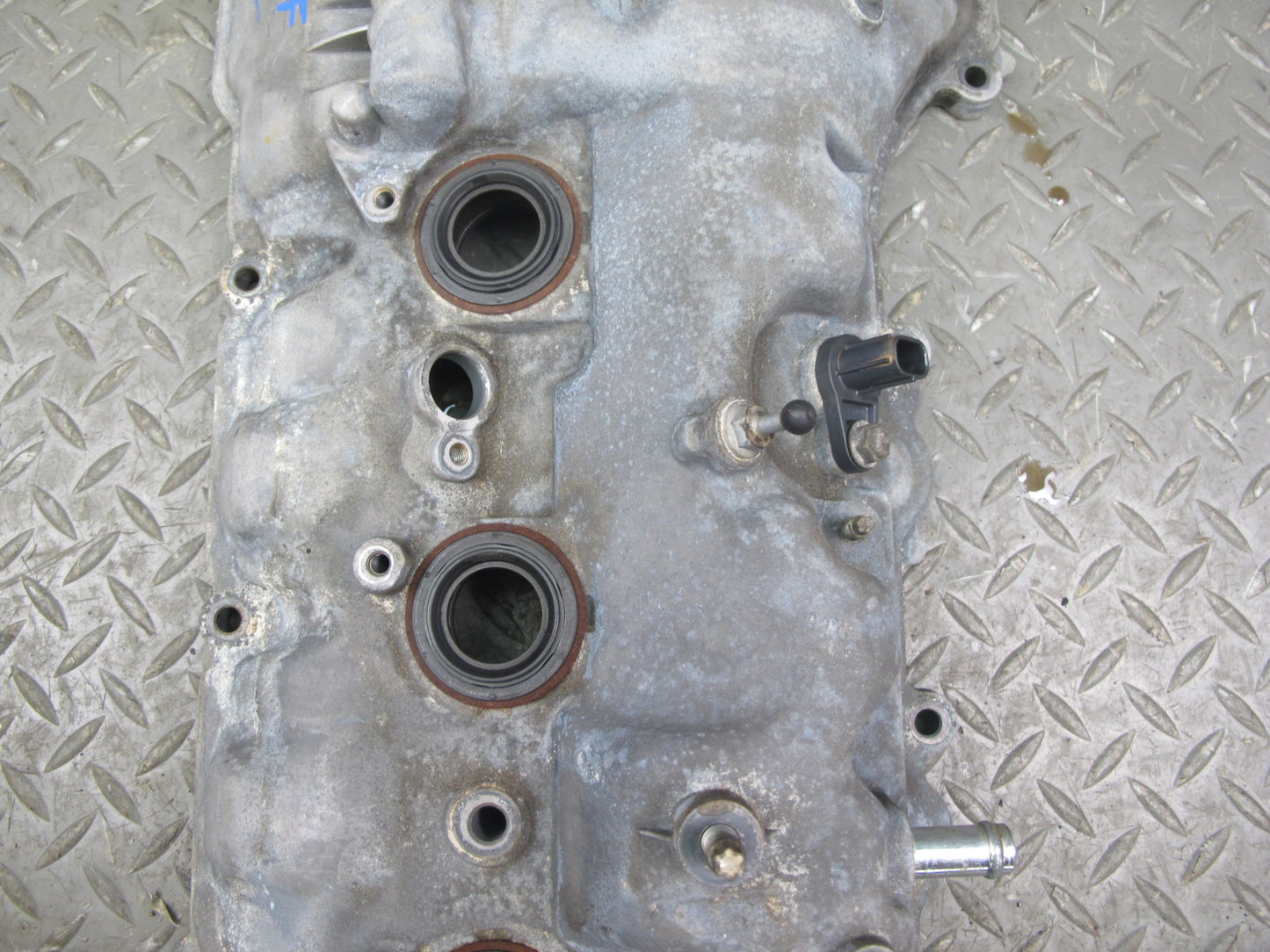 08-16 Lexus LS600hL 2UR-FSE Engine Motor Left Cylinder Head Valve Cover OEM