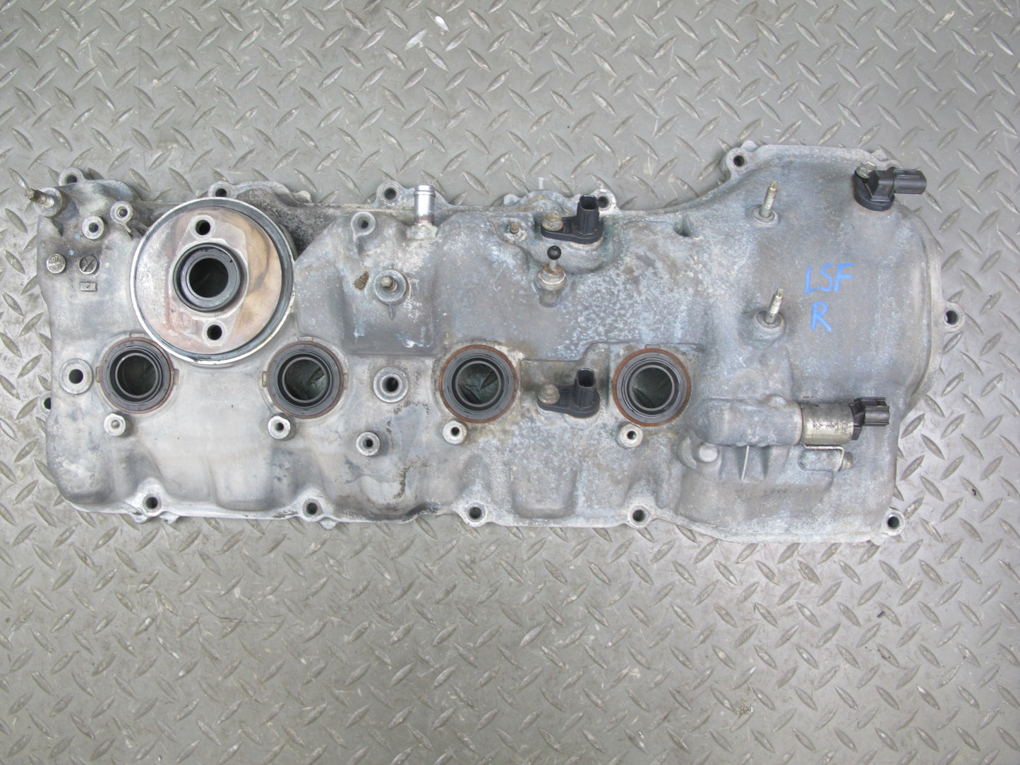 08-16 Lexus LS600hL 2UR-FSE Engine Motor Right Cylinder Head Valve Cover OEM