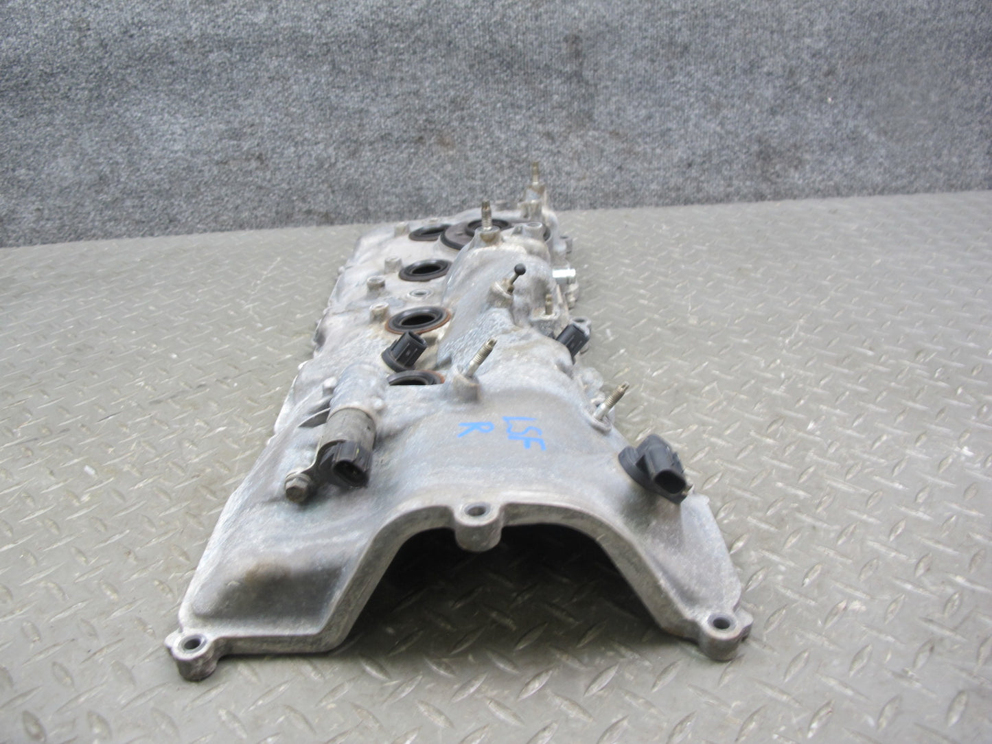 08-16 Lexus LS600hL 2UR-FSE Engine Motor Right Cylinder Head Valve Cover OEM
