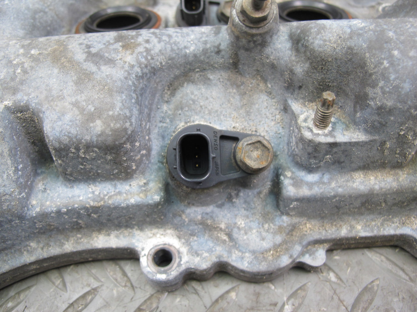 08-16 Lexus LS600hL 2UR-FSE Engine Motor Right Cylinder Head Valve Cover OEM