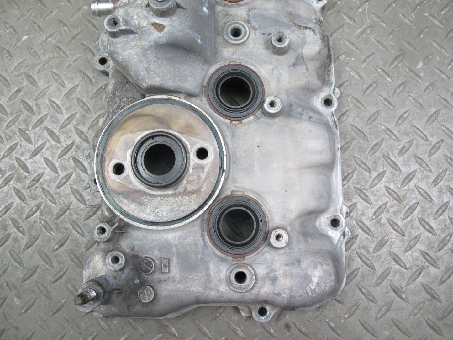 08-16 Lexus LS600hL 2UR-FSE Engine Motor Right Cylinder Head Valve Cover OEM