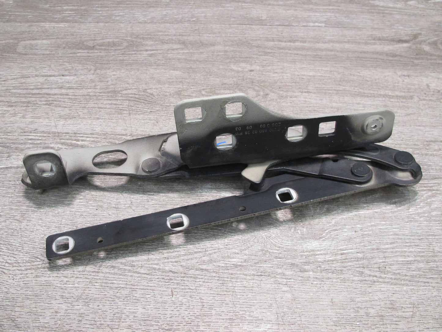 03-12 Mercedes R230 Sl-class Set of 2 Front Left & Right Hood Hinge OEM