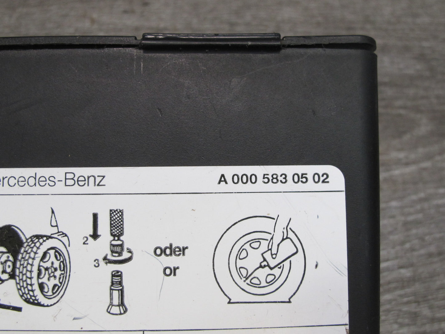 03-12 Mercedes R230 Sl-class Spare Tire Air Compressor 0005830502 OEM