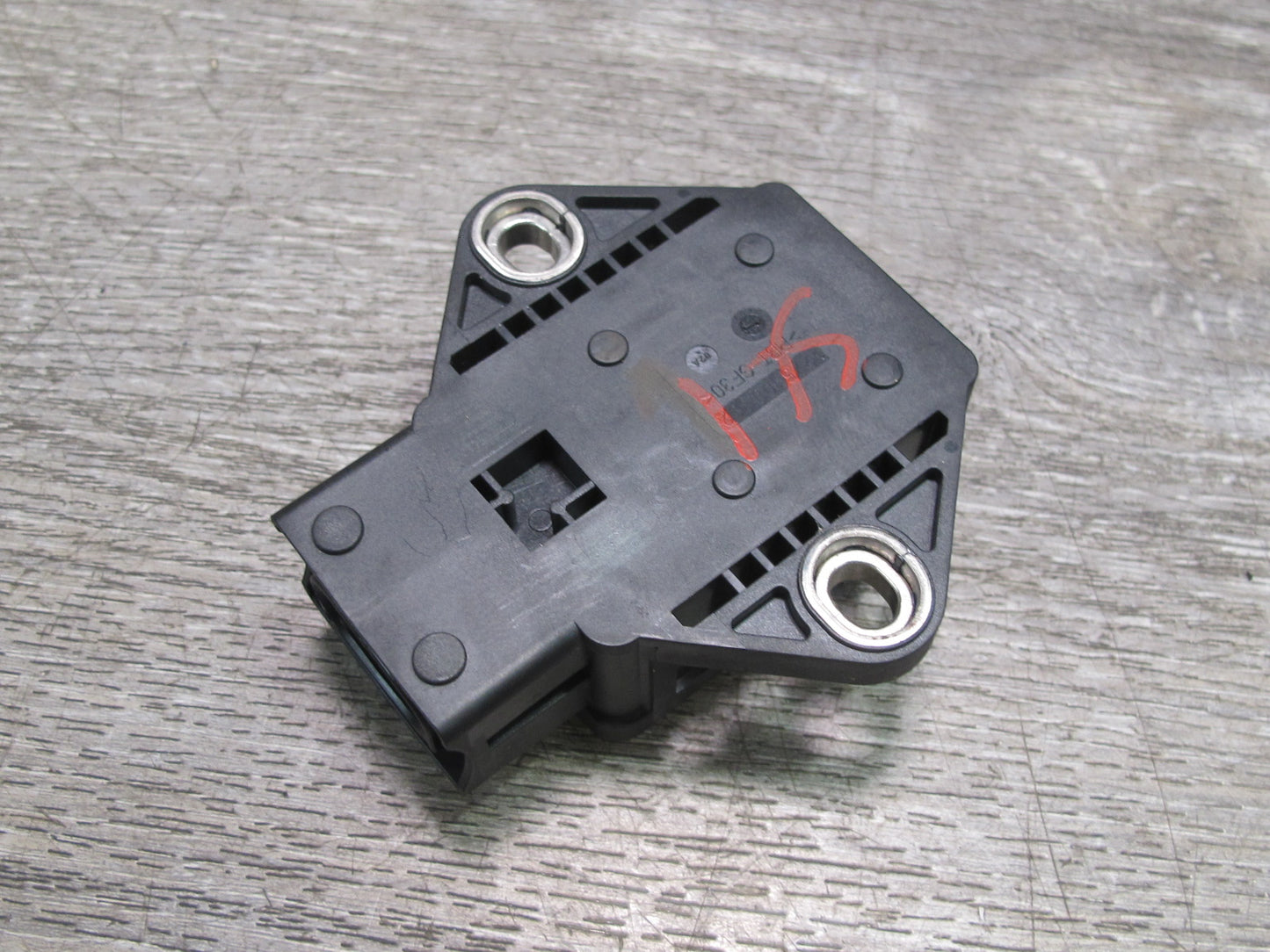 03-06 Mercedes R230 SL YAW Turn Rate Acceleration Speed Sensor 0025426618 OEM
