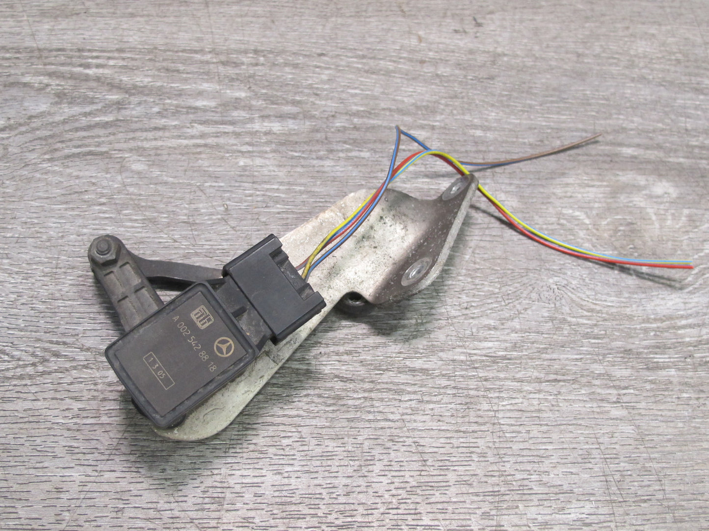 03-12 Mercedes R230 SL500 SL600 Rear Left Suspension Height Level Sensor OEM