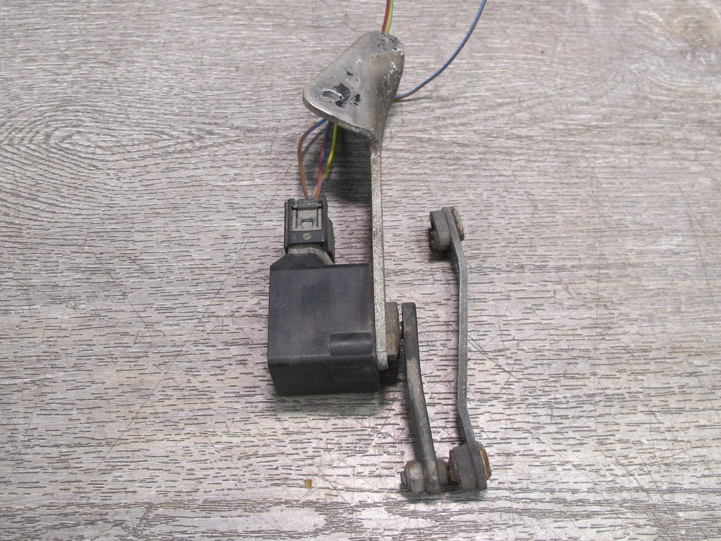 03-12 Mercedes R230 SL500 SL600 Rear Left Suspension Height Level Sensor OEM