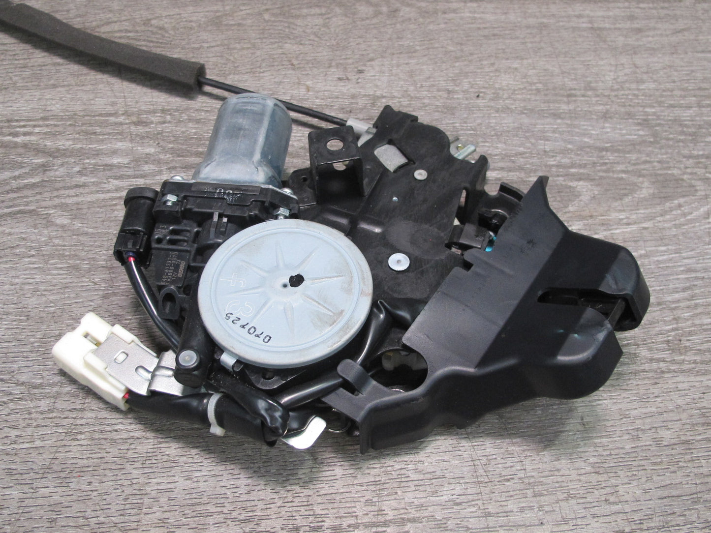 07-12 Lexus UVF46 LS600hL LS460 Rear Trunk Lid Lock Latch Actuator Motor OEM