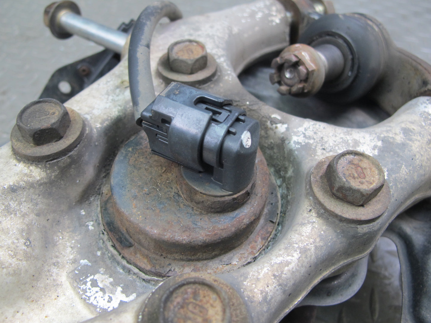 01-06 Lexus UCF30L LS430 RWD Front Right Spindle Knuckle Wheel Hub Bearing OEM