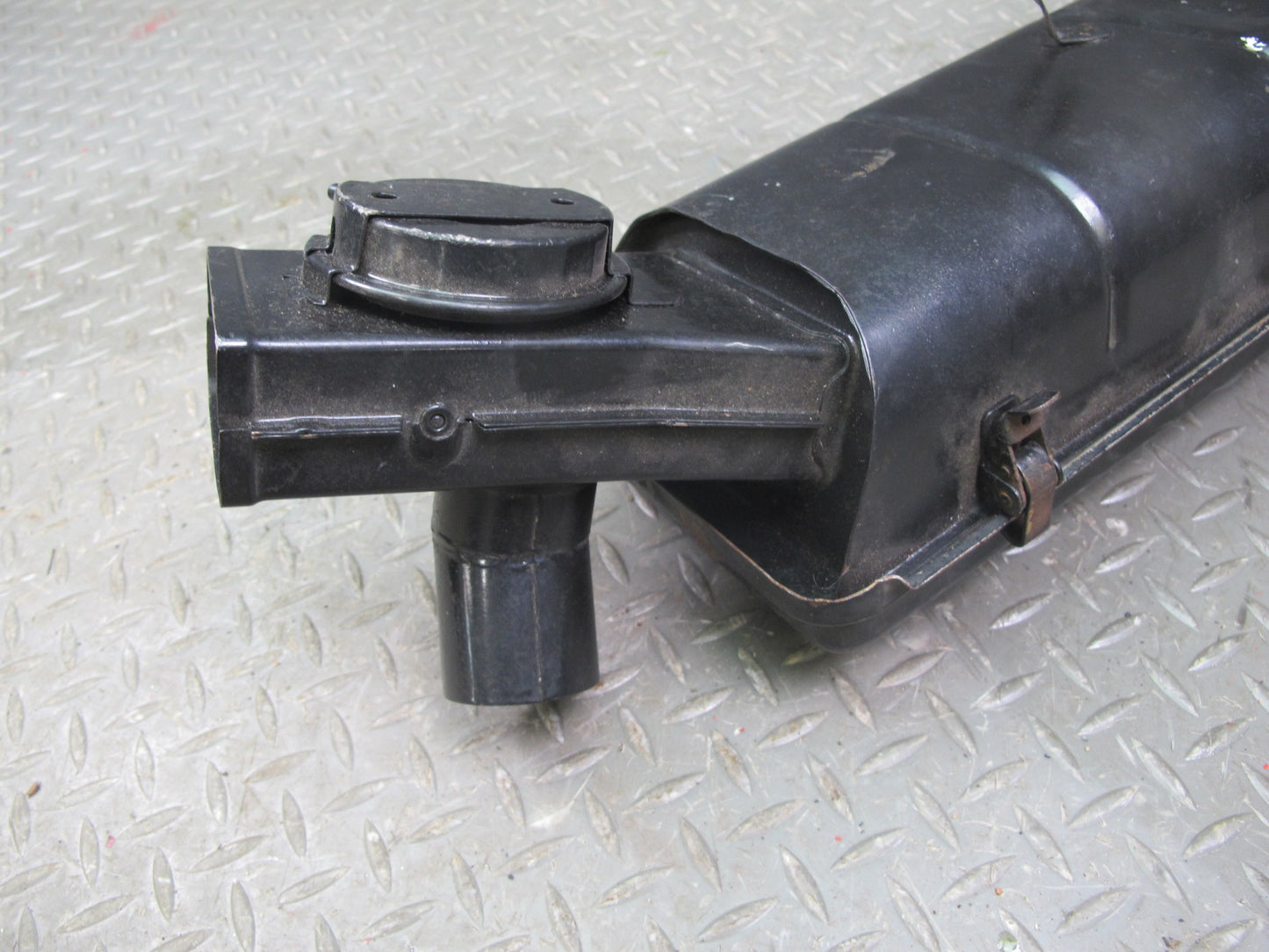 75-82 Triumph TR7 Air Intake Cleaner Filter Box Assembly OEM
