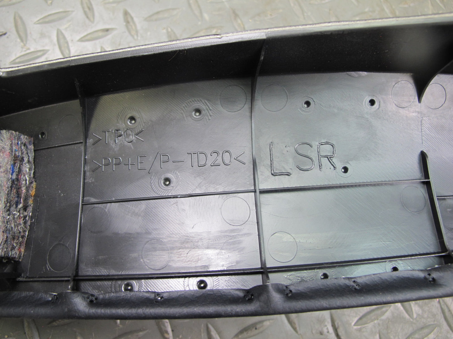 07-17 Lexus LS600hL LS460 Rear Left Right Lower Quarter C Pillar Trim Set OEM