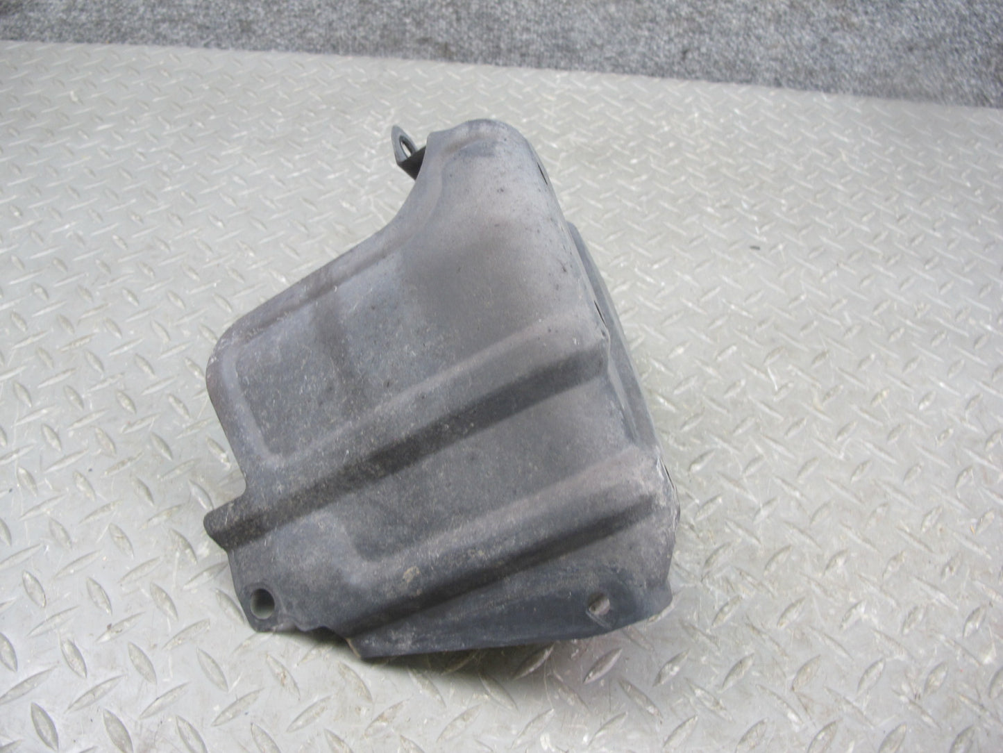 03-08 Nissan 350Z Z33 Coupe Set of 2 Rear Right & Left Lower Diffuser OEM