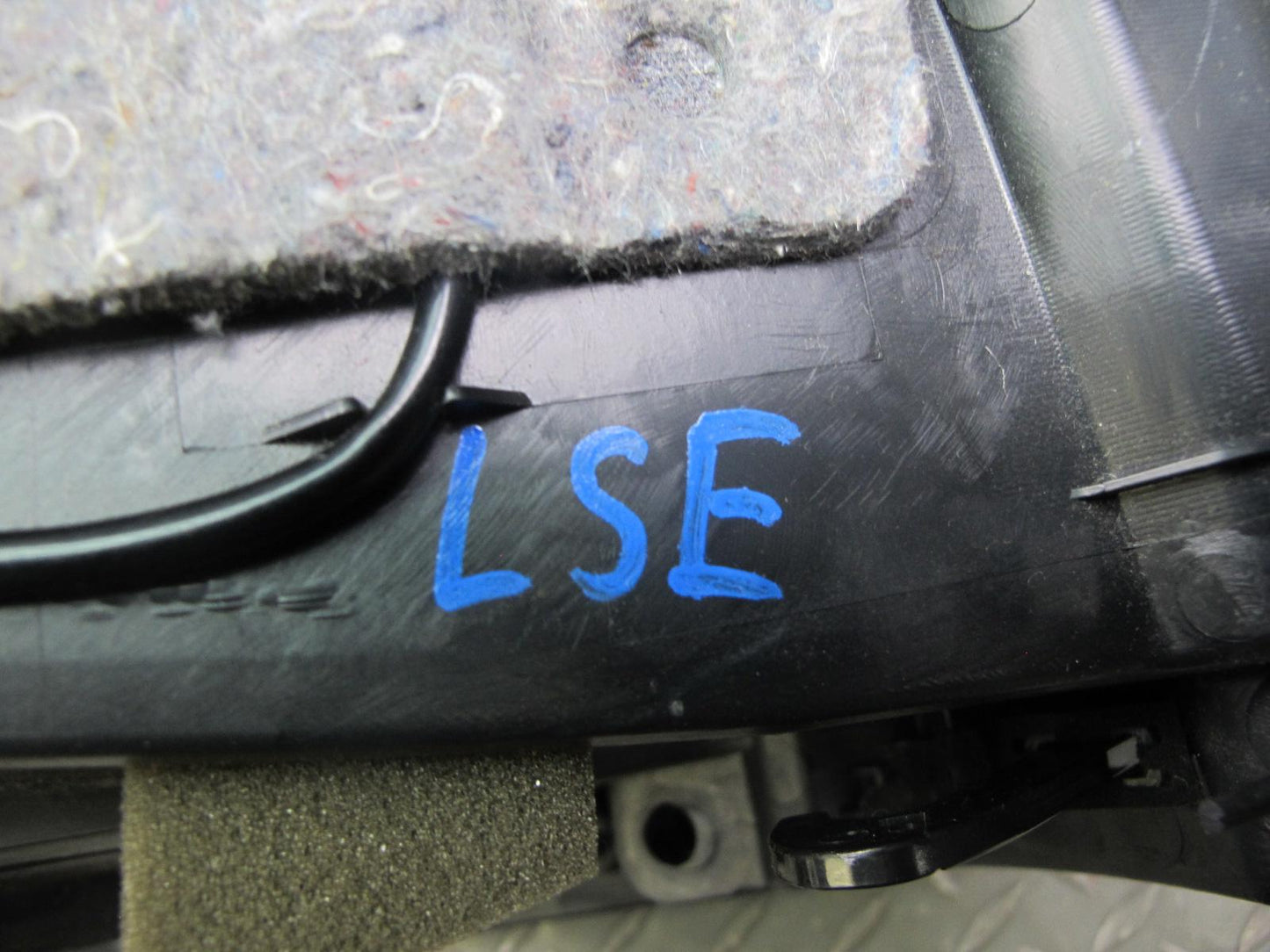 01-03 Lexus UCF30L LS430 Dash Glove Box Compartment Storage 55509-50020 OEM
