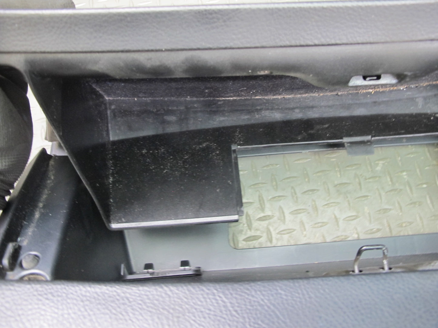 01-03 Lexus UCF30L LS430 Dash Glove Box Compartment Storage 55509-50020 OEM