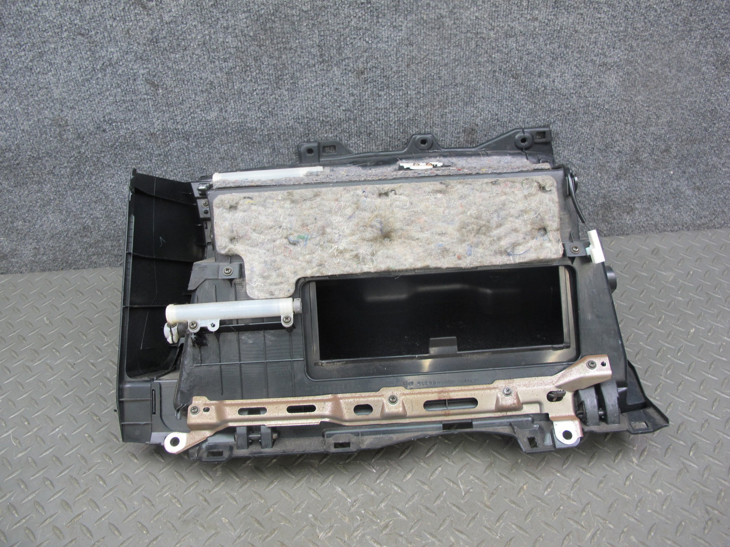 01-03 Lexus UCF30L LS430 Dash Glove Box Compartment Storage 55509-50020 OEM