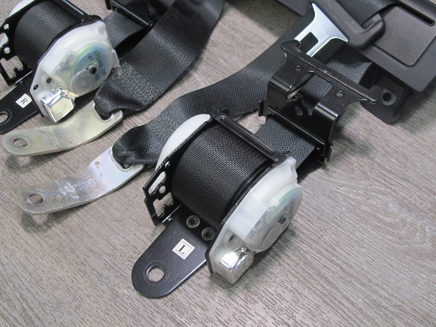 10-15 LEXUS IS250 IS350 CONVERTIBLE REAR RIGHT & LEFT SIDE SEATBELT RETRACTOR SET OEM