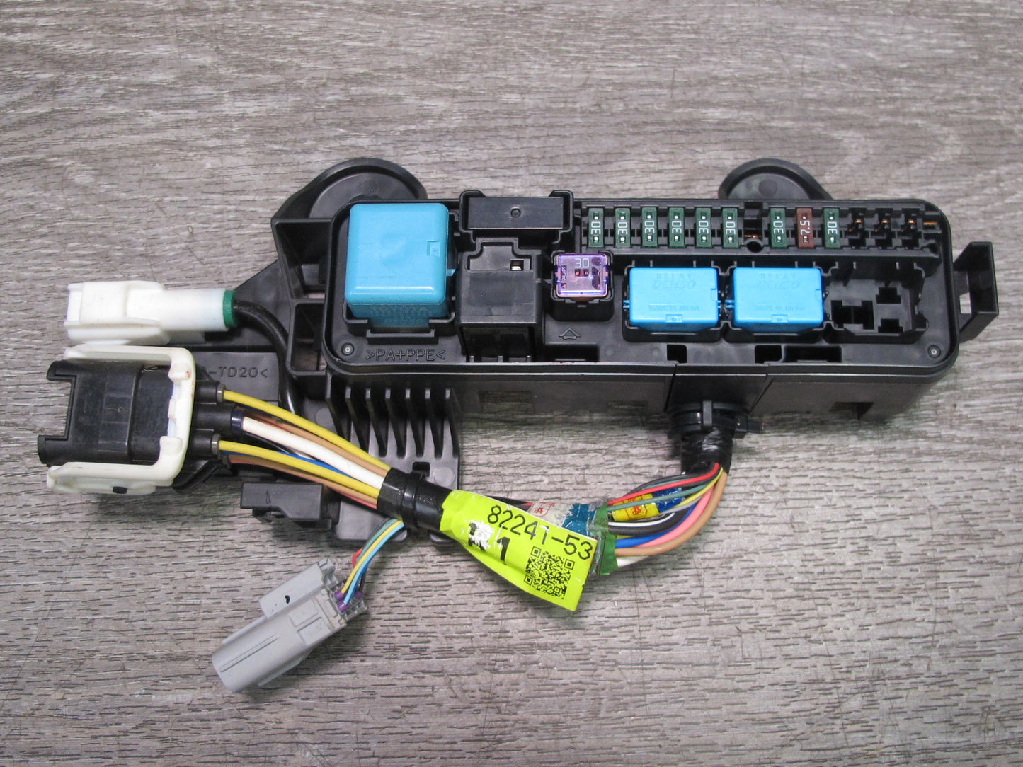 10-15 Lexus IS350 IS250 Convertible Rear Trunk Relay Fuse Junction Box OEM