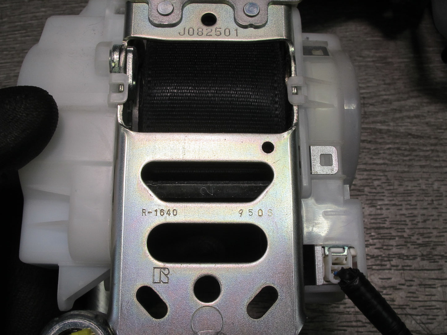 10-15 LEXUS IS250 IS350 CONVERTIBLE FRONT RIGHT & LEFT SIDE SEATBELT RETRACTOR SET OEM
