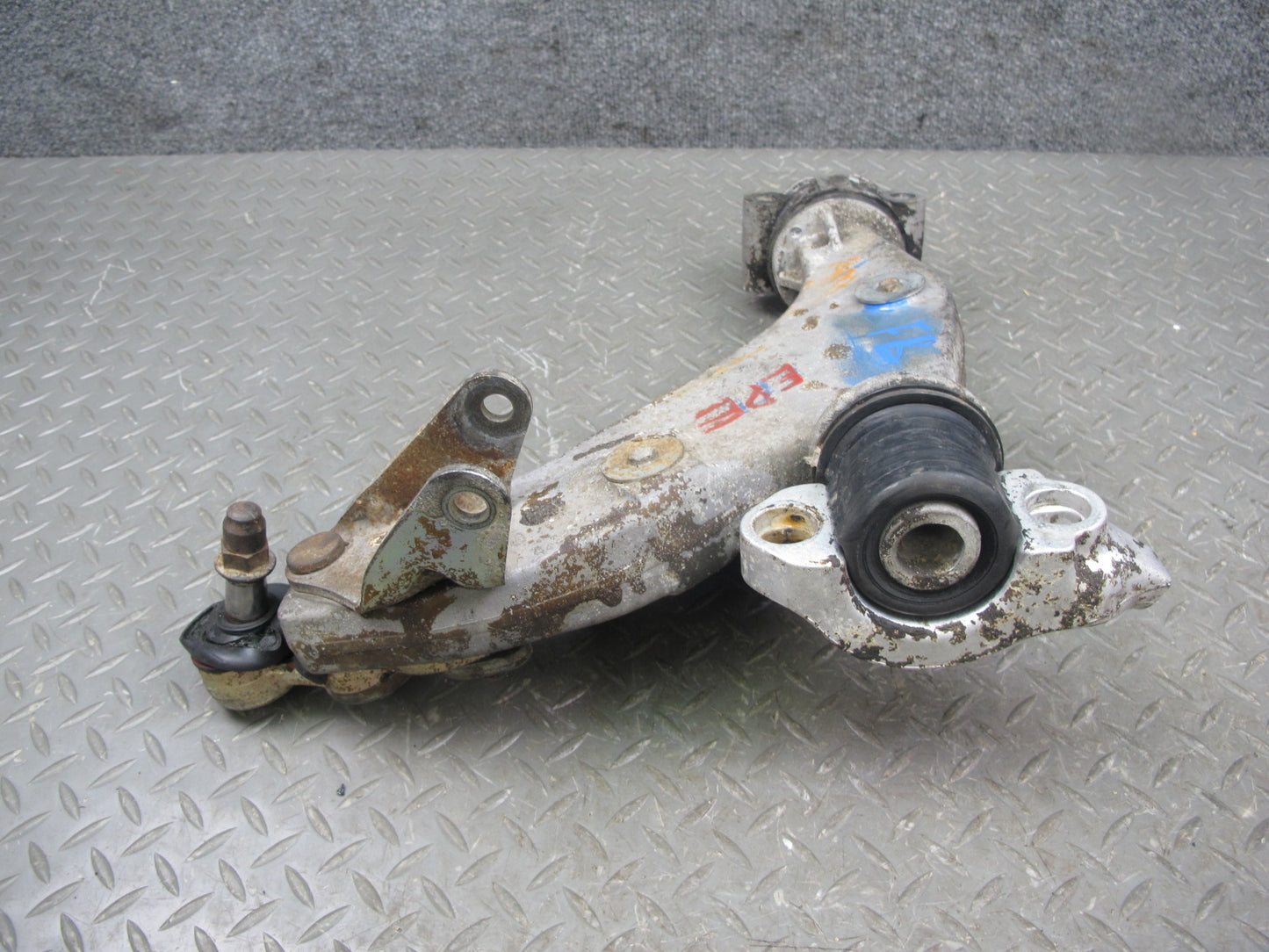 1984-1986 Porsche 928 S Front Left Upper & Lower Control Arm Set of 2