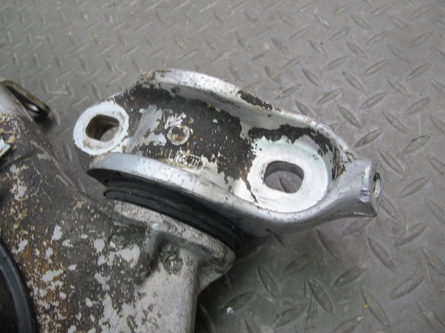 1984-1986 Porsche 928 S Front Left Upper & Lower Control Arm Set of 2