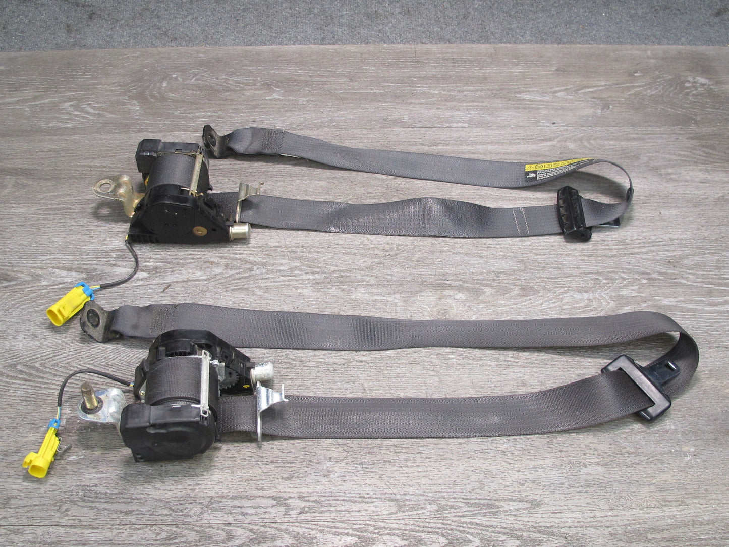 03-06 CHEVROLET SSR FRONT RIGHT & LEFT SIDE SEATBELT RETRACTOR SET OEM