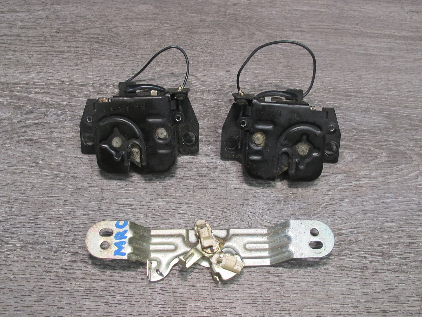 86-91 Mazda RX7 Coupe Rear Left & Right Trunk Lock Latch w Striker Catch OEM