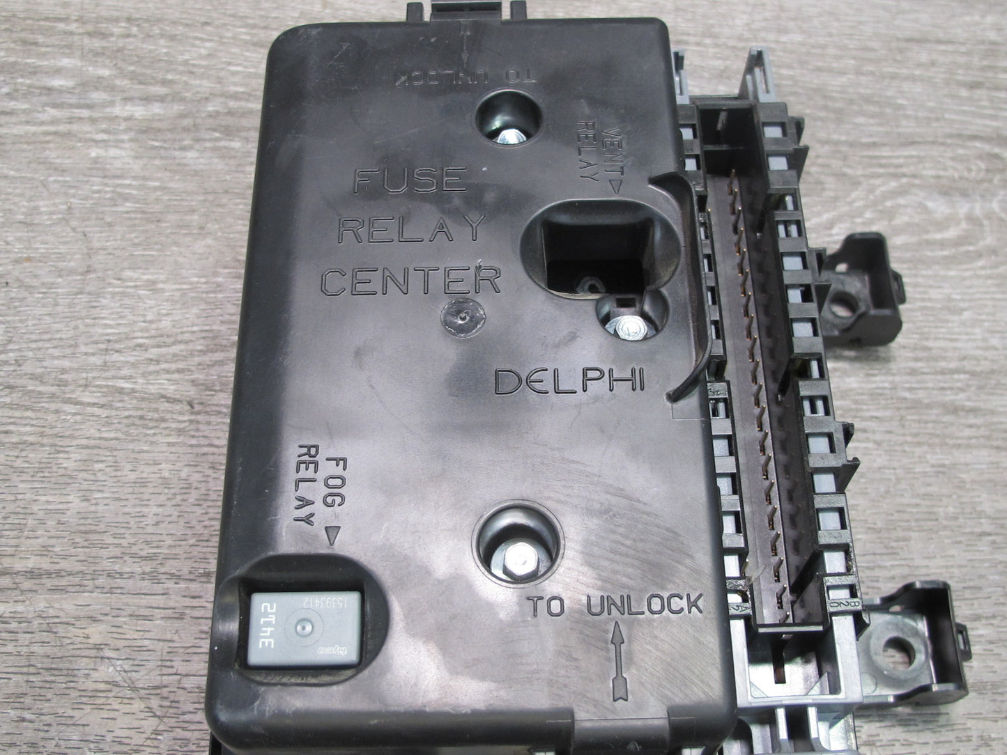2005 Chevrolet SSR 6.0L A/T Cabin Interior Fuse Box 10383722 OEM