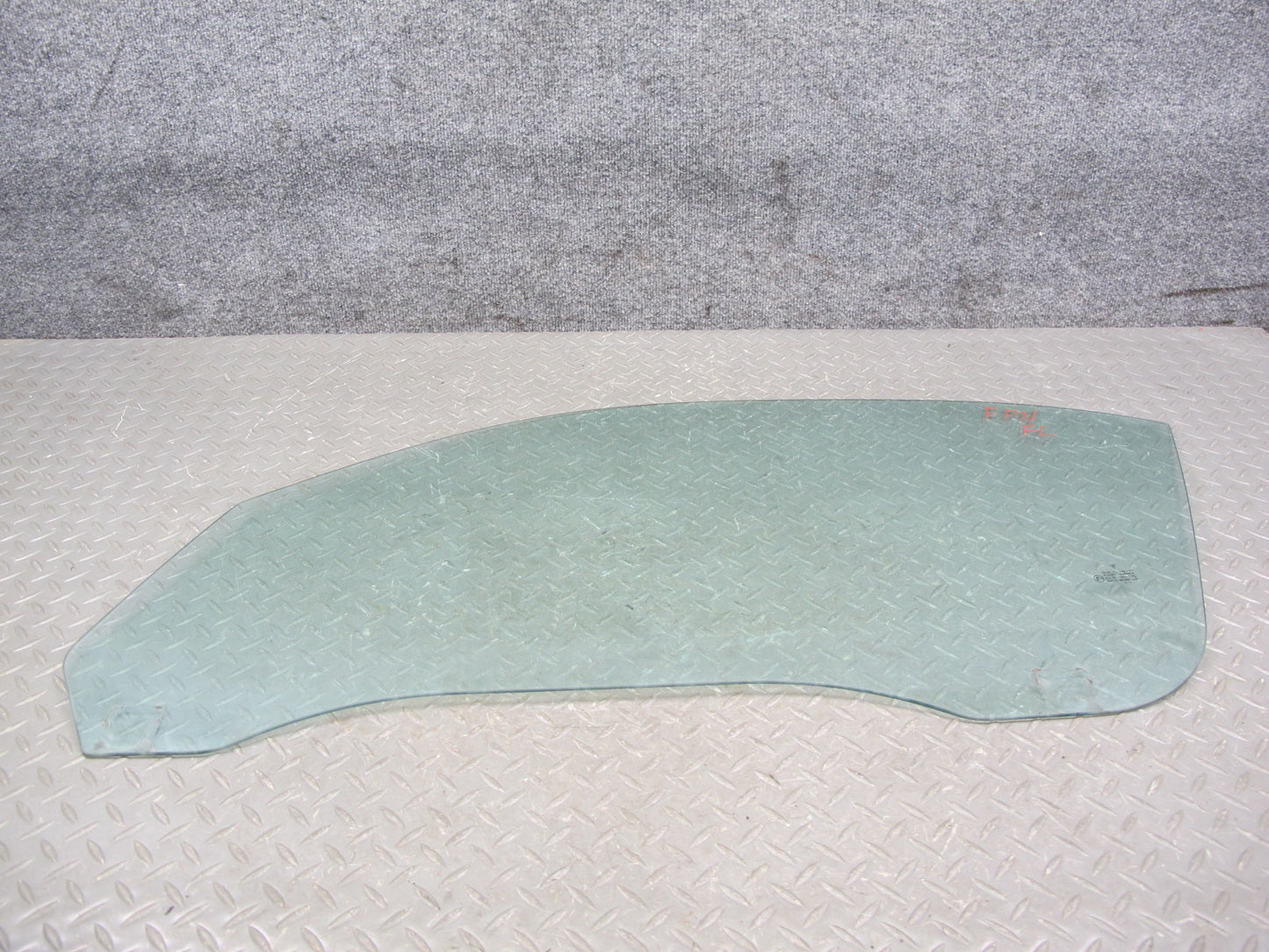1999-2005 Porsche 911 Carrera 996 Convertible Front Left Side Door Glass Window