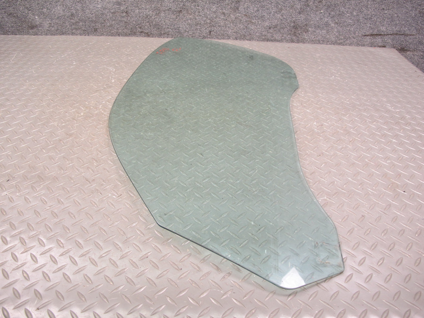 1999-2005 Porsche 911 Carrera 996 Convertible Front Left Side Door Glass Window