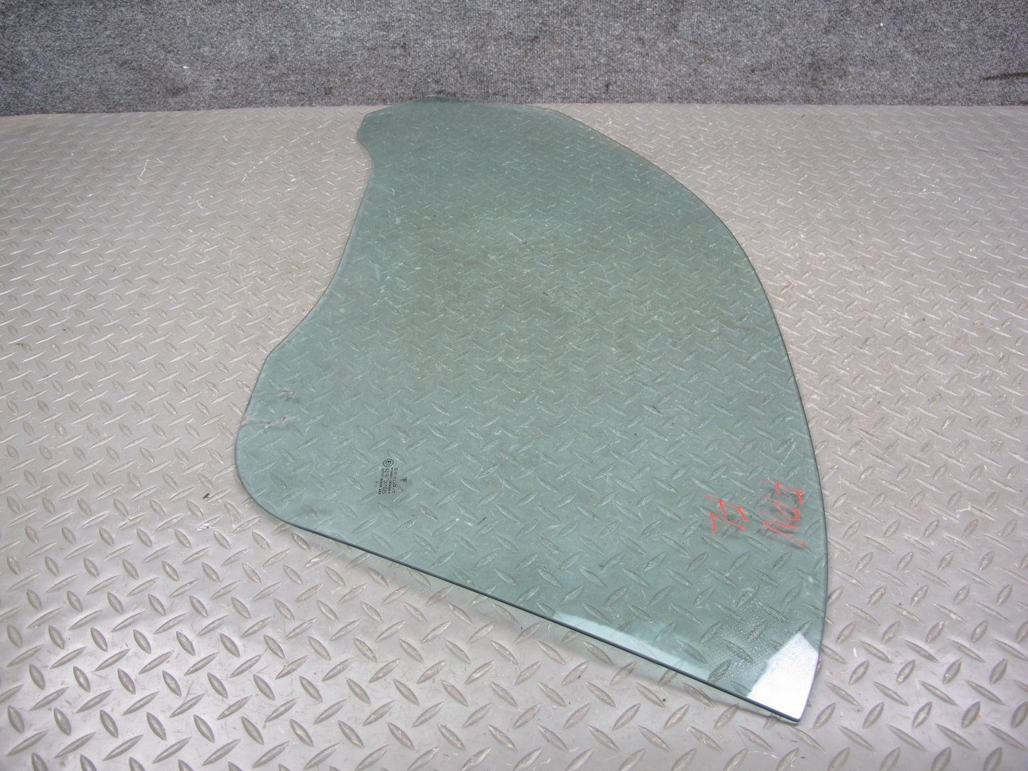 1999-2005 Porsche 911 Carrera 996 Convertible Front Left Side Door Glass Window