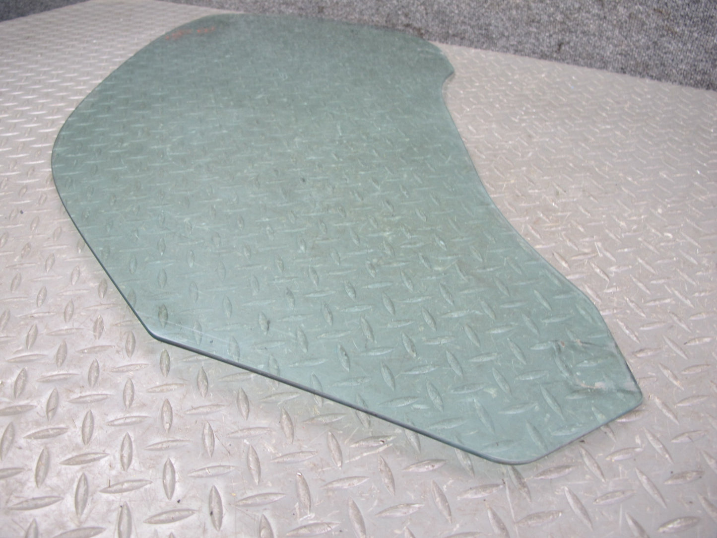 1999-2005 Porsche 911 Carrera 996 Convertible Front Left Side Door Glass Window