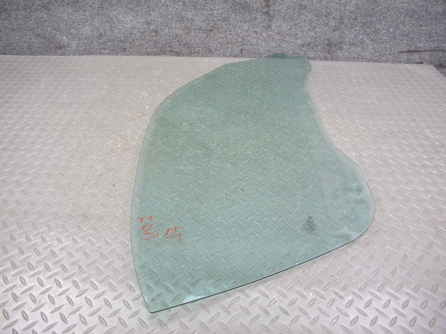 1999-2005 Porsche 911 Carrera 996 Convertible Front Left Side Door Glass Window