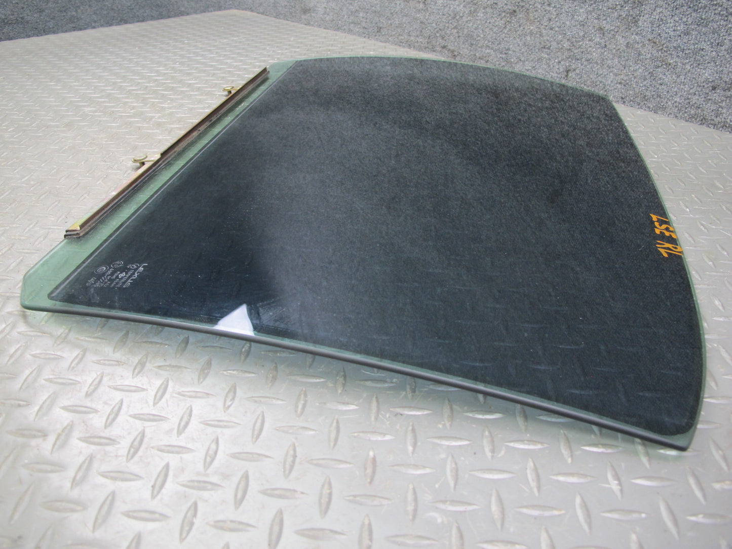 01-06 Lexus UCF30L LS430 Rear Left Door Glass Window OEM
