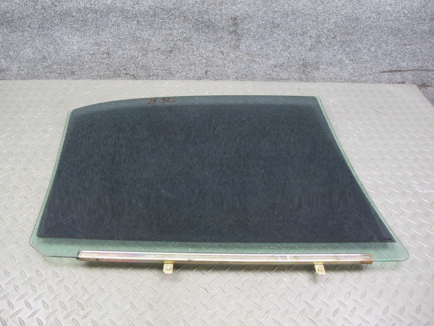 01-06 Lexus UCF30L LS430 Rear Left Door Glass Window OEM