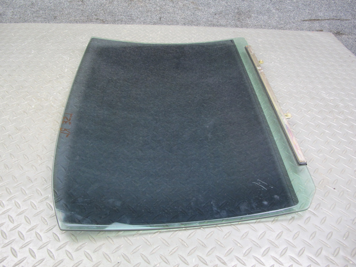 01-06 Lexus UCF30L LS430 Rear Left Door Glass Window OEM