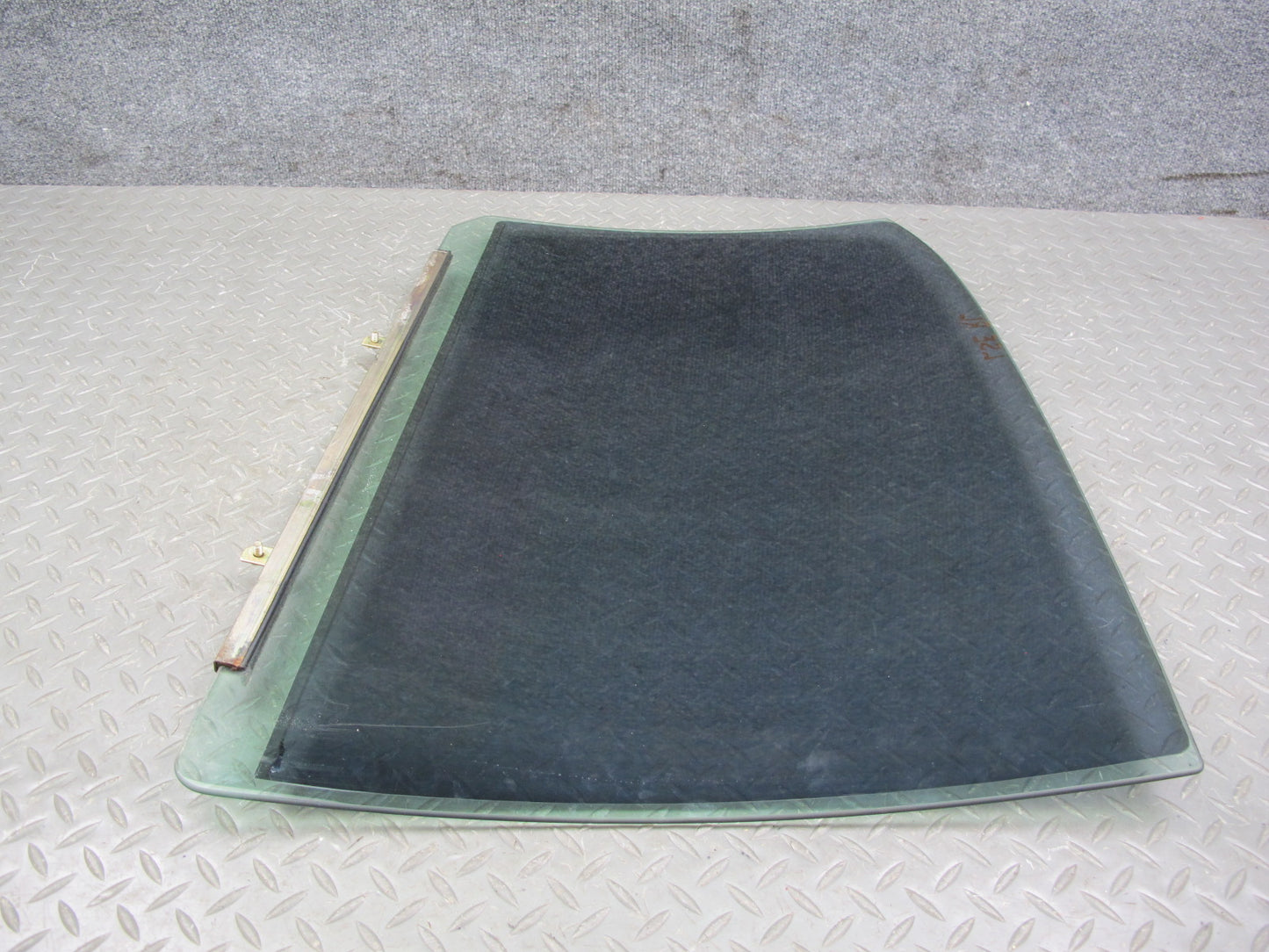 01-06 Lexus UCF30L LS430 Rear Left Door Glass Window OEM