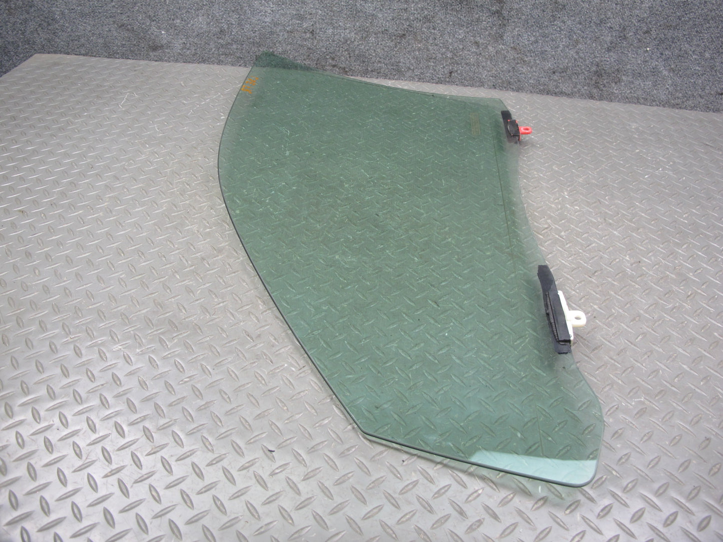 01-06 Lexus UCF30L LS430 Front Right Passenger Door Glass Window OEM