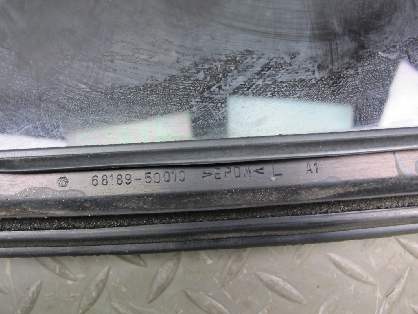01-06 Lexus UCF30L LS430 Rear Left Door Fixed Glass Window OEM